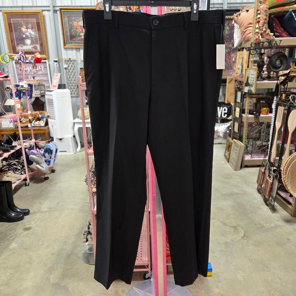 IZOD Men Ultimate Travel Non-Iron Straight Fit SportFlex Dress Pants Black 36x30